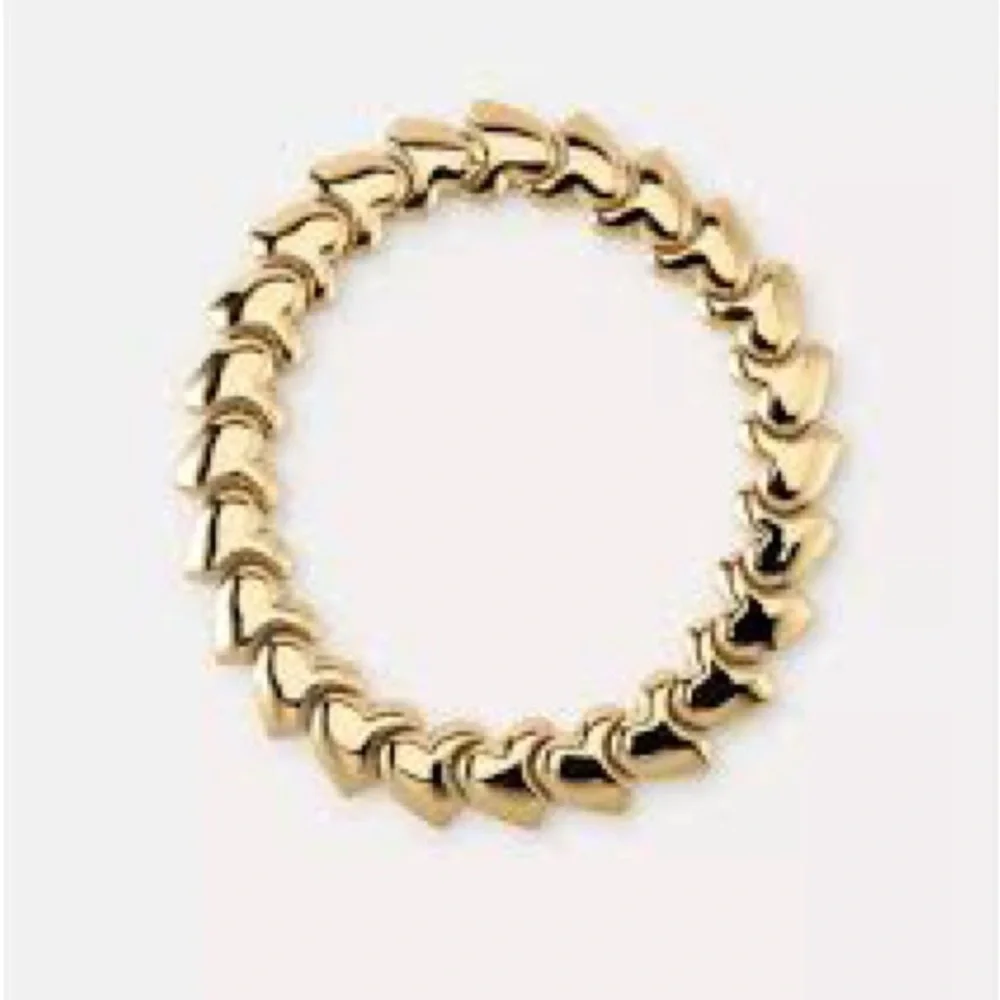 NWOT. Zara Golden Heart Necklace. - Picture 6 of 6